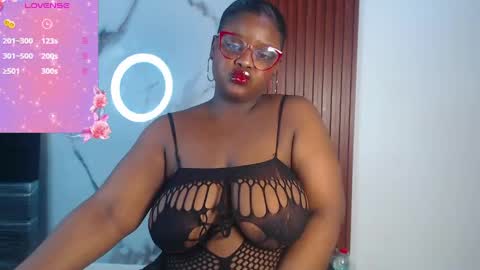Snapshot of kim_brown2 chatting on May 10, 2026, 3:01 am Kim Follow me please online show from May 10, 2026, 3:01 am
