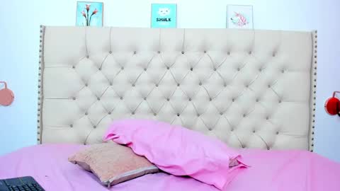 kim_eli online show from January 16, 2025, 6:37 pm