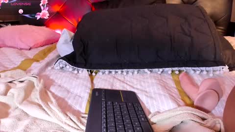 Kim Marquez online show from March 3, 2025, 2:15 am