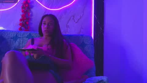 kima_20 online show from November 17, 2025, 3:01 am