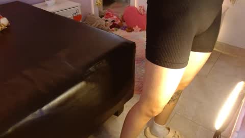 Kim  Yuk online show from February 25, 2025, 10:18 pm