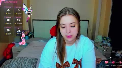 kimberly_mm online show from November 12, 2025, 11:43 am