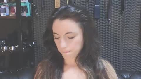  KIMBERLY SWAN  online show from February 6, 2025, 3:41 pm