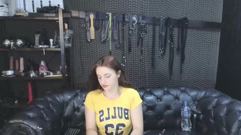  KIMBERLY SWAN  online show from February 15, 2026, 10:06 pm