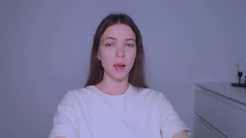 Kimberly online show from December 22, 2024, 2:06 pm