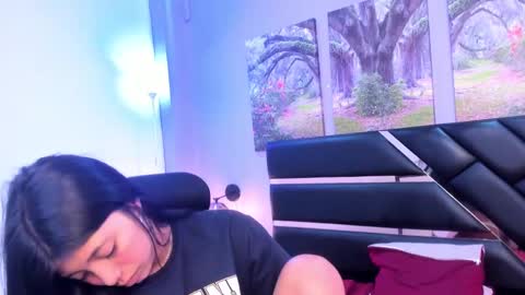 Kimberly Villalobos online show from March 6, 2025, 5:54 pm