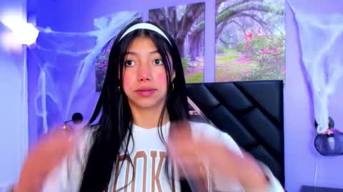 Kimberly Villalobos online show from October 21, 2025, 11:33 am