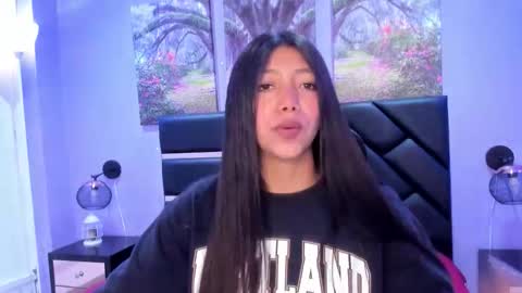 Kimberly Villalobos online show from November 13, 2025, 11:53 am