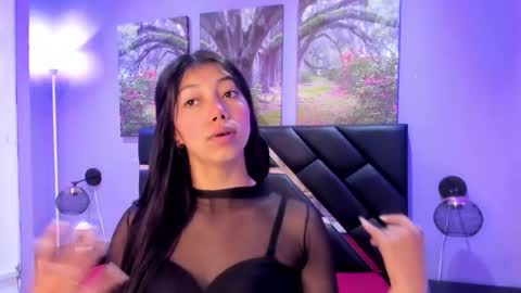 Kimberly Villalobos online show from December 15, 2025, 11:36 am