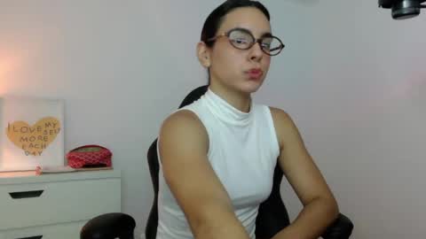 Snapshot of kimcandy_ chatting on May 15, 2026, 11:01 pm CAMI online show from May 15, 2026, 11:01 pm
