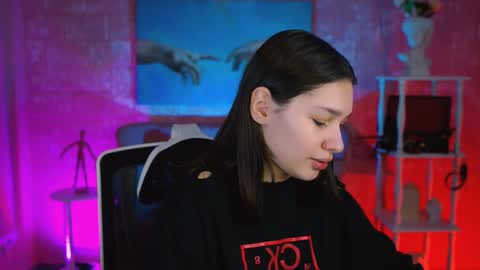 kimclarks online show from November 21, 2025, 1:43 pm