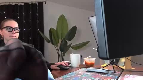 kimclarks online show from February 8, 2026, 8:56 pm