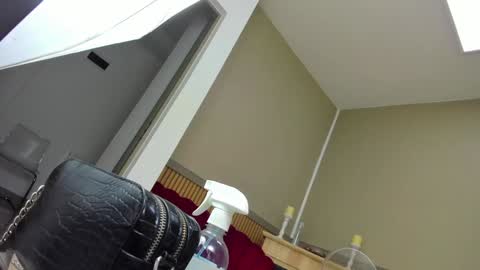 kimi_ivy online show from January 17, 2025, 4:39 am