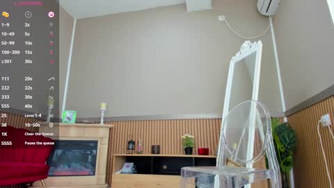 kimi_ivy online show from March 8, 2025, 11:48 am