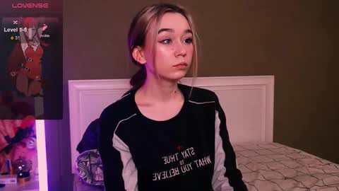 Kimiko online show from December 14, 2025, 11:48 am