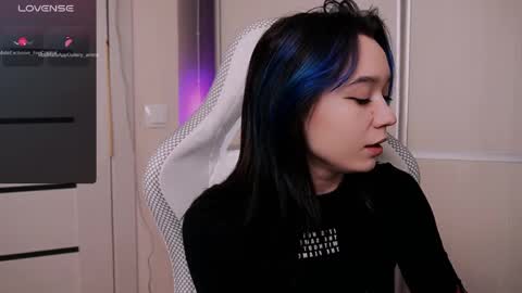Snapshot of kimiko_luv chatting on May 1, 2026, 4:44 pm Kimiko online show from May 1, 2026, 4:44 pm