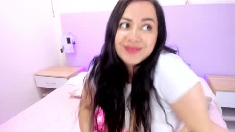 Camila online show from January 25, 2025, 4:57 pm