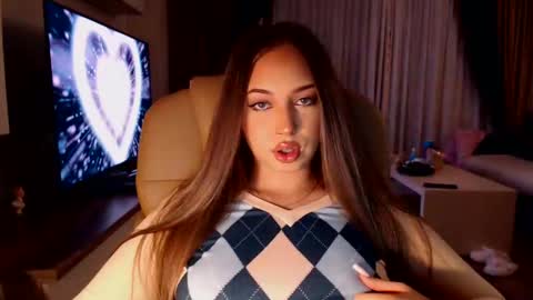 Kim Lee  online show from December 28, 2024, 4:09 pm