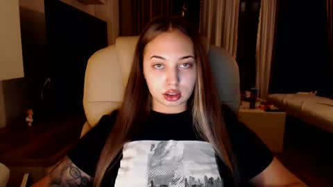 Kim Lee  online show from January 3, 2025, 6:14 pm