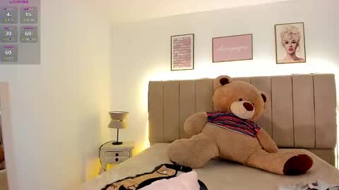 Kim  online show from November 14, 2025, 4:00 am