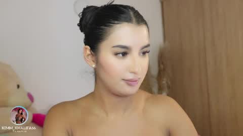 Snapshot of kimm_khalifa chatting on April 25, 2026, 1:30 am Kim online show from April 25, 2026, 1:30 am