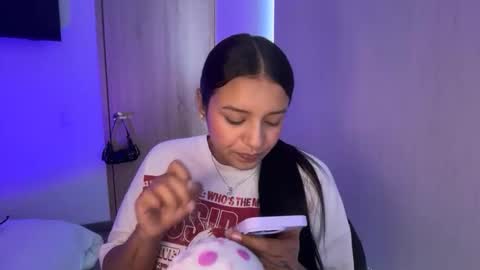 kimmi online show from April 15, 2026, 9:37 pm