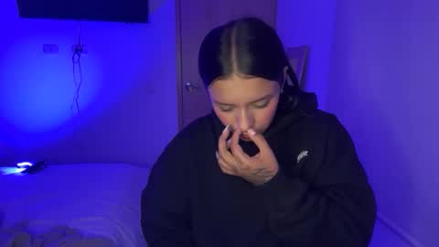 kimmi online show from April 21, 2026, 1:42 am