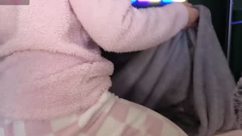 Kimmie online show from December 10, 2024, 6:38 pm