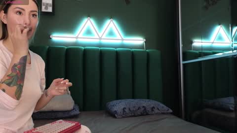 Kimmie online show from December 14, 2024, 7:25 pm