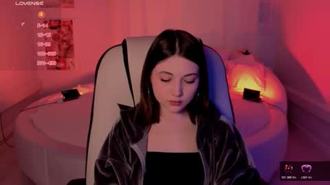  Your Kimmie  follow me  online show from October 18, 2025, 7:42 am