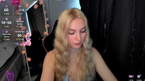 kimmy1_powell online show from March 11, 2026, 3:23 am