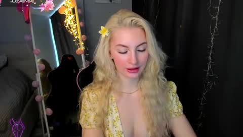 kimmy1_powell online show from April 3, 2026, 2:53 am