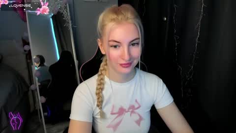 kimmy1_powell online show from April 24, 2026, 3:20 am