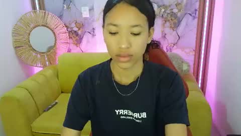 kimmy_m_ online show from June 9, 2026, 1:01 pm