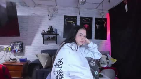 Melany online show from December 28, 2024, 2:43 am