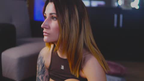 KimSkye online show from January 18, 2025, 5:20 am