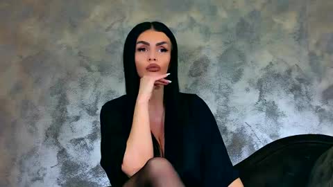 Snapshot of kimwilmes chatting on May 7, 2026, 12:21 pm Kim Wilmes online show from May 7, 2026, 12:21 pm