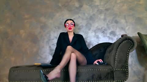 Snapshot of kimwilmes chatting on May 16, 2026, 2:16 pm Kim Wilmes online show from May 16, 2026, 2:16 pm