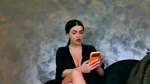 Snapshot of kimwilmes chatting on May 18, 2026, 1:06 pm Kim Wilmes online show from May 18, 2026, 1:06 pm