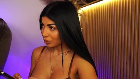 Andreea online show from October 5, 2025, 7:45 pm