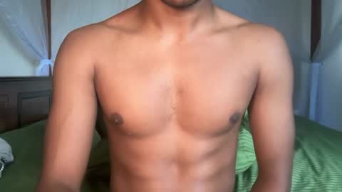 Snapshot of kinda_horny_right_now chatting on June 25, 2026, 5:12 am Isaac online show from June 25, 2026, 5:12 am