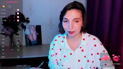 Hazel online show from October 30, 2025, 8:53 pm