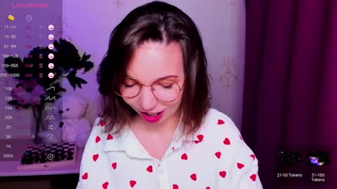 Hazel online show from March 18, 2026, 6:33 pm