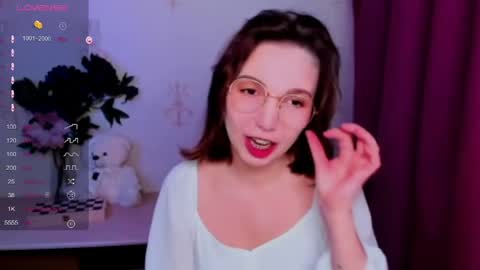 Hazel online show from April 21, 2026, 11:40 pm