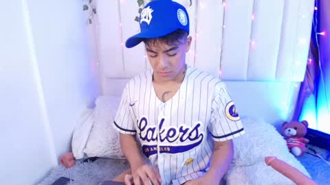 king  help me reach 100 likes online show from January 17, 2025, 3:34 am