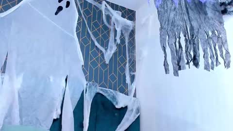 Angel Falconer online show from October 23, 2025, 3:39 am