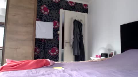 Snapshot of kingandprincess chatting on June 17, 2026, 6:20 pm sexysexyhotwetpinkredpussy online show from June 17, 2026, 6:20 pm