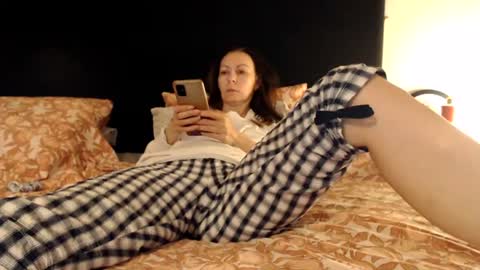 Snapshot of kingandprincess chatting on July 10, 2026, 9:39 pm sexysexyhotwetpinkredpussy online show from July 10, 2026, 9:39 pm