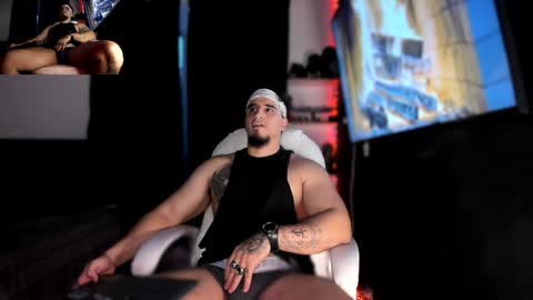 King Bear online show from December 5, 2024, 8:33 pm