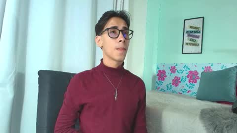 kingdanny_8 online show from October 19, 2025, 2:12 am